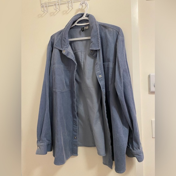h&m oversized blue corduroy button-up collared shirt - Picture 1 of 3